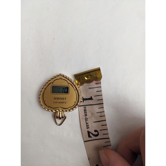 Vintage Sonnet Digital LCD Quartz Face “gold tone” Watch new battery - Picture 5 of 6
